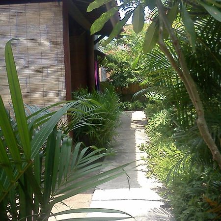 Alexyane Paradise Bungalow Gili Trawangan Esterno foto
